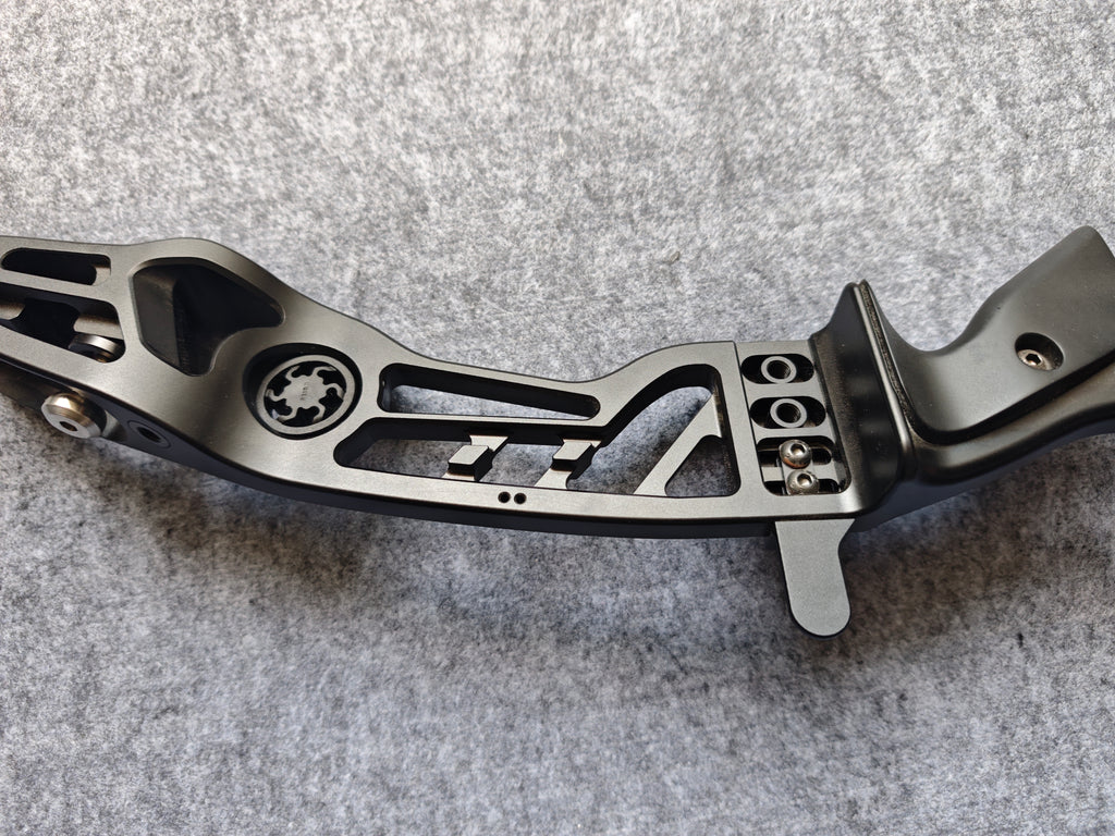 25”Black Panther riser - right hand