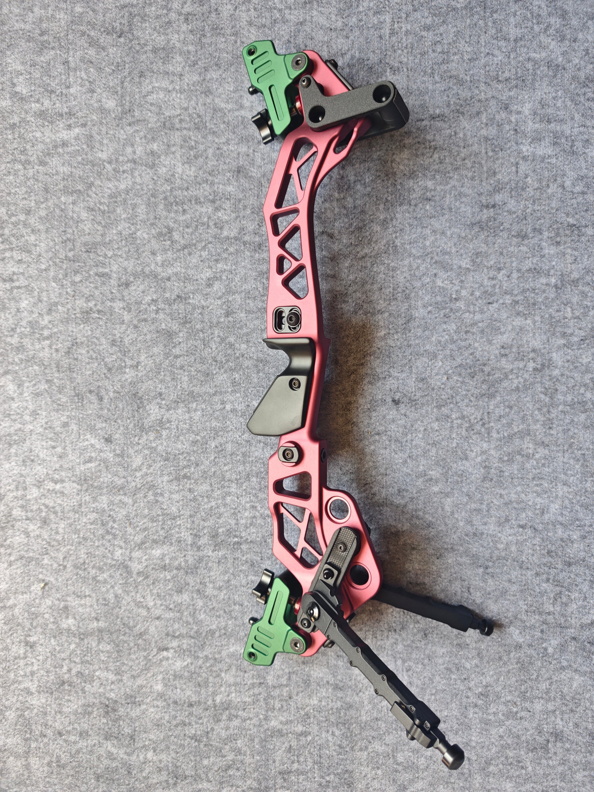 25” Dark Horse barebow riser - Newly-made