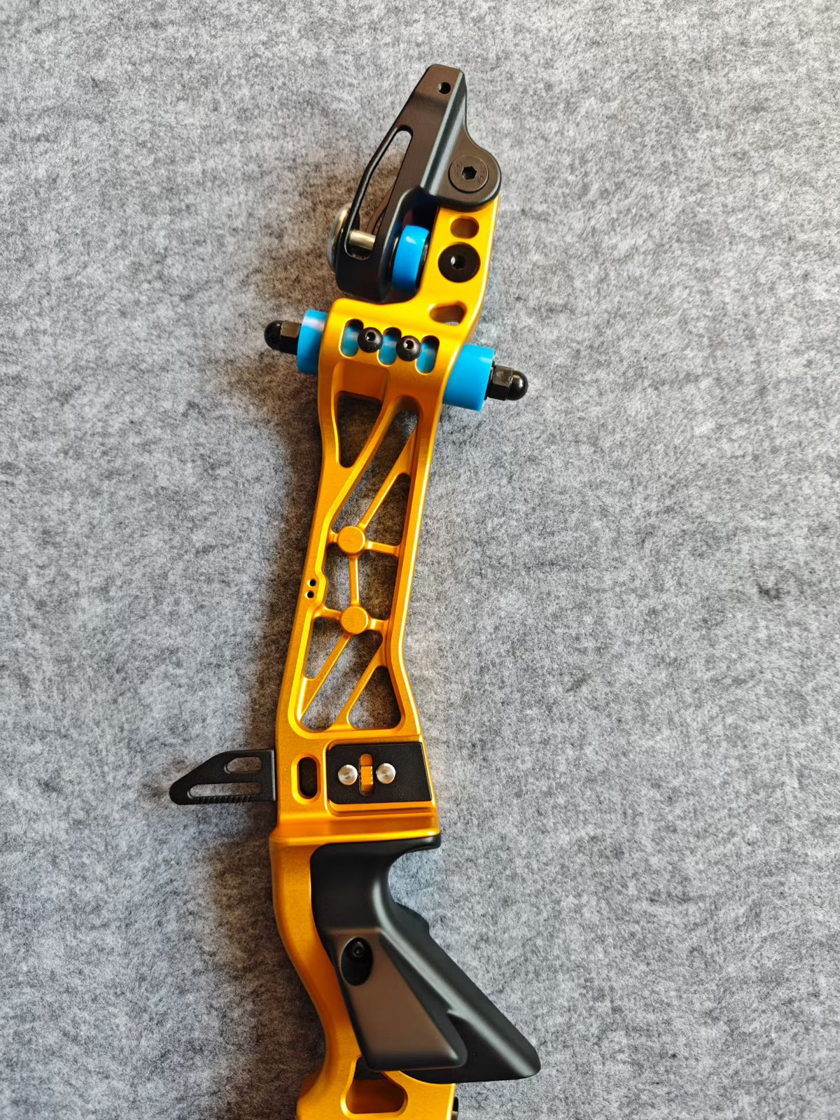 25‘’ Graywolf recurve and barebow ilf  riser